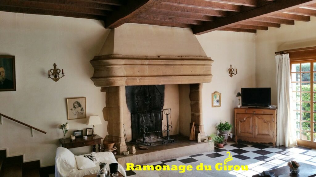 CHEMINÉE ANCIENNE OK